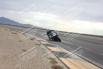 media/Sep-21-2025-Race Pace (Sun) [[98bf33ef95]]/Verified/3-Turn 11 Inside (850am)/
